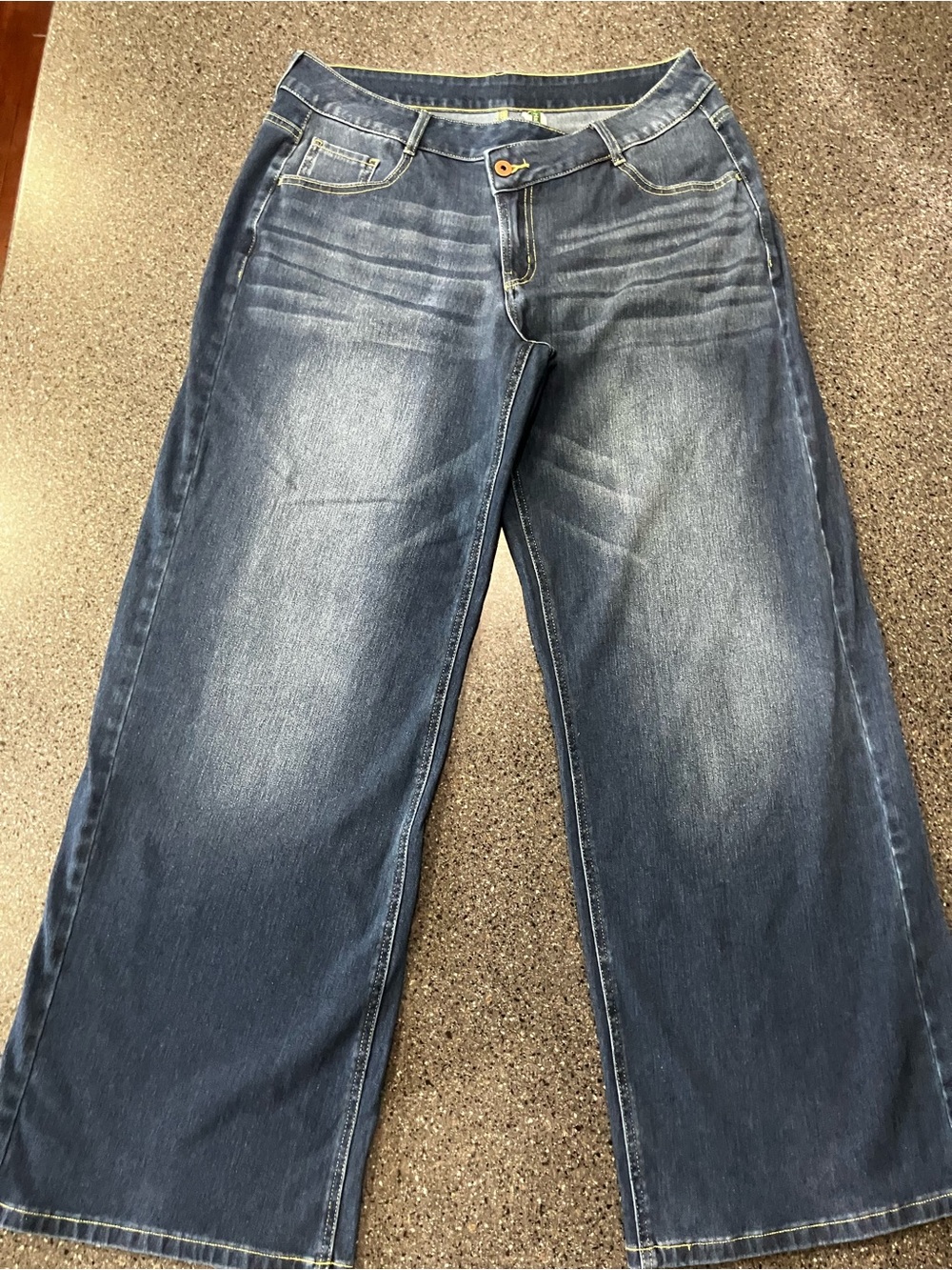 HALARA Wide-Leg Jeans in Faded Blue Wash large tall super convertible